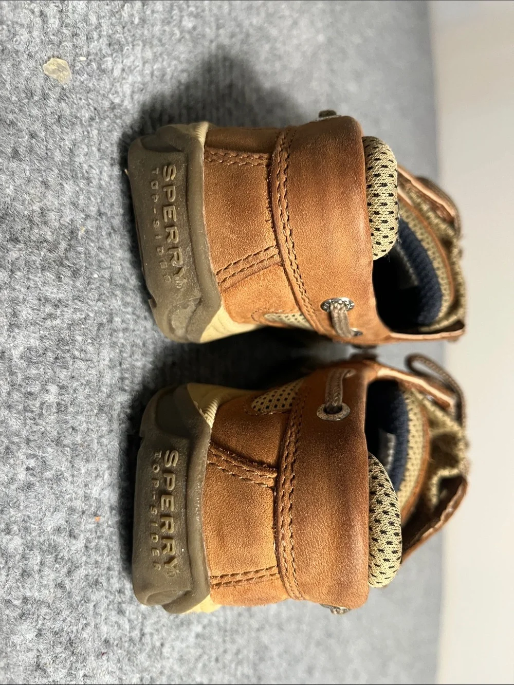 Sperry collar detail versatile